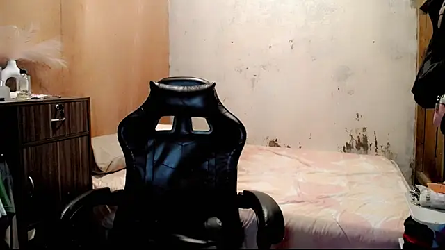 yanaleciousxx webcam