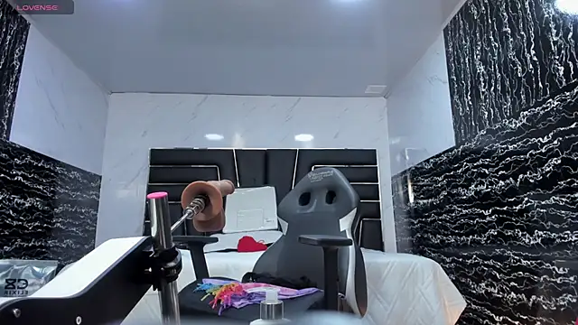 Ladyy_Scarlett webcam
