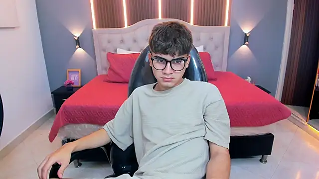 Tommy18__ webcam