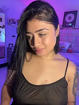 lucianaroy - Lucianaroy's free webcam - UK Sex Cams