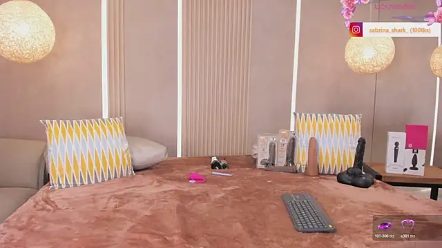 sabrina_shark_ webcam