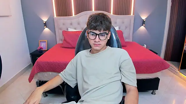 Tommy18__ webcam