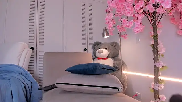 kitty_miaa - Kitty_miaa's free webcam - UK Sex Cams