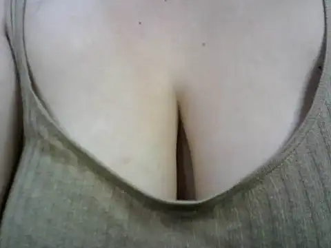 SquirtSellene18 webcam