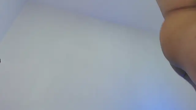 andrea_de_lucaa webcam