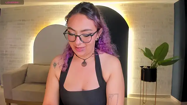 LoiseHarper webcam