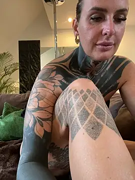 KathaleaNoir webcam