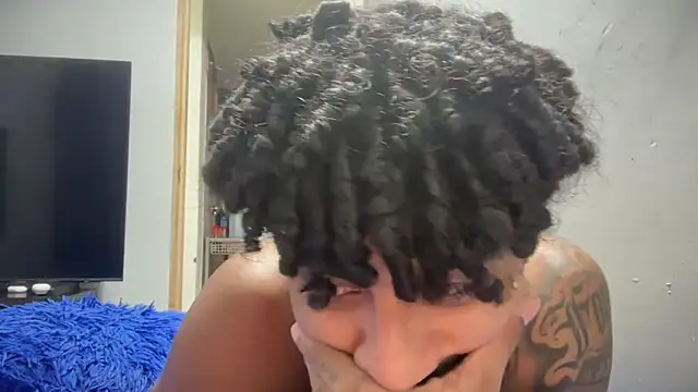 dominic_brandd23 webcam