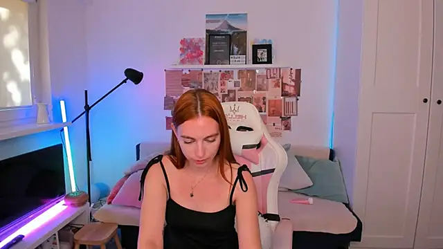 Mia_Madden webcam