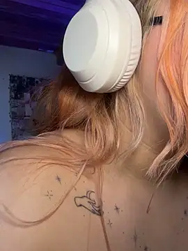 Sophia_Weest99 webcam