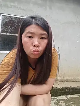 quynhkoolbae webcam