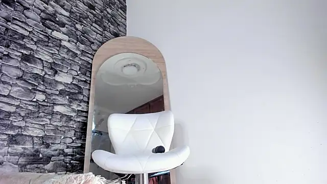 VioletWinters webcam