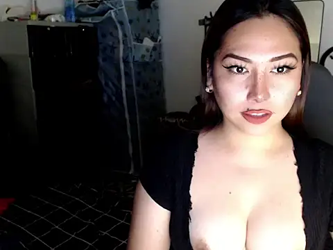 urqueendominant webcam