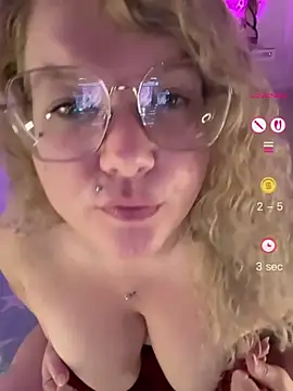 CurvyAnonymousGirl89 webcam