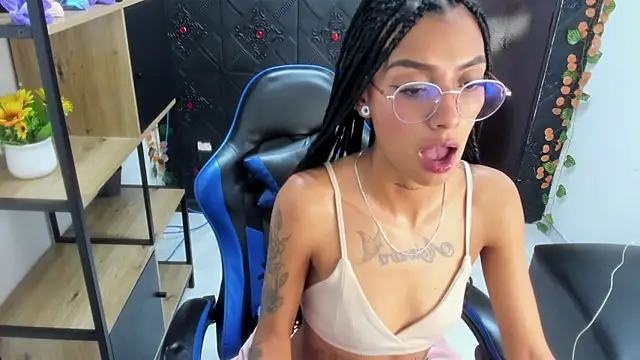 KarlaSlutSkinny__ webcam