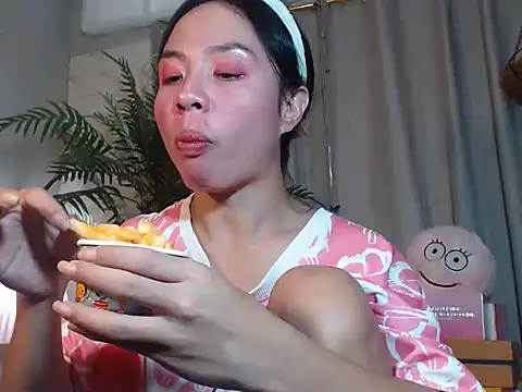 AsianTrixxx webcam