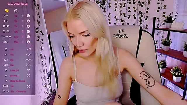 AnyaTaylor_ webcam