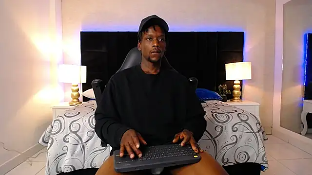 SkylerBigxxx webcam