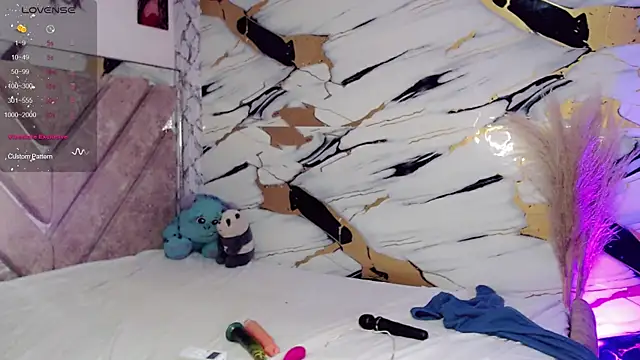 kushina_uzumaki75 webcam