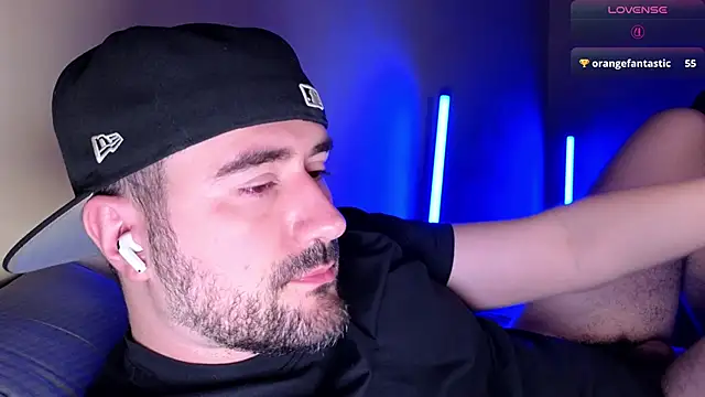 dominanttheo (Ask my age) - im horny