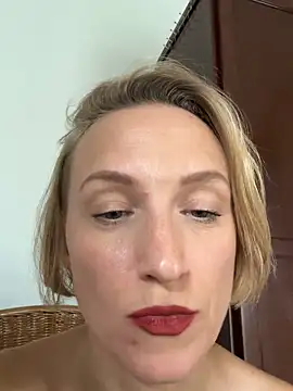 UmaTruewoman webcam