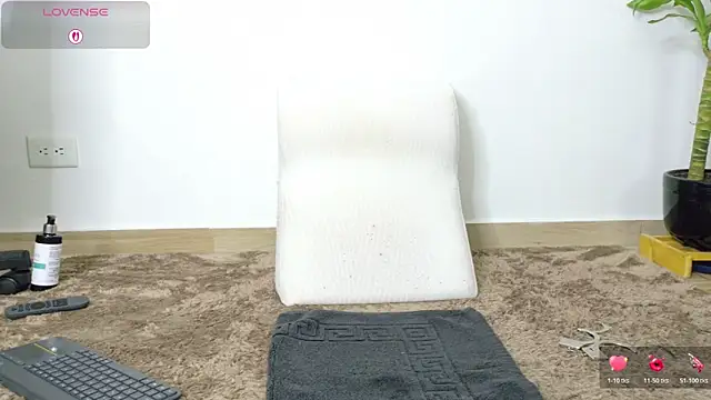 SophieBaker__ webcam
