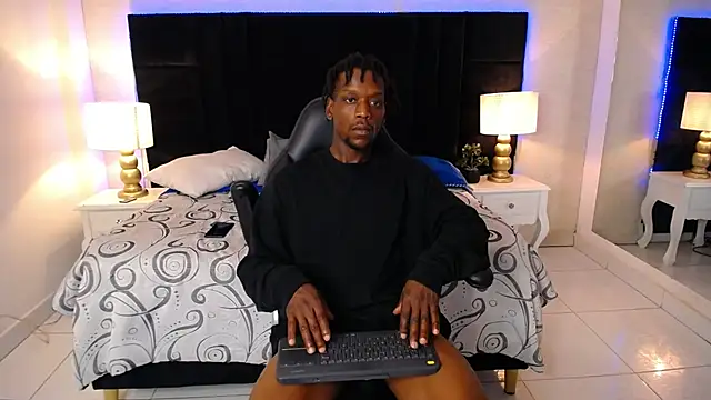SkylerBigxxx webcam