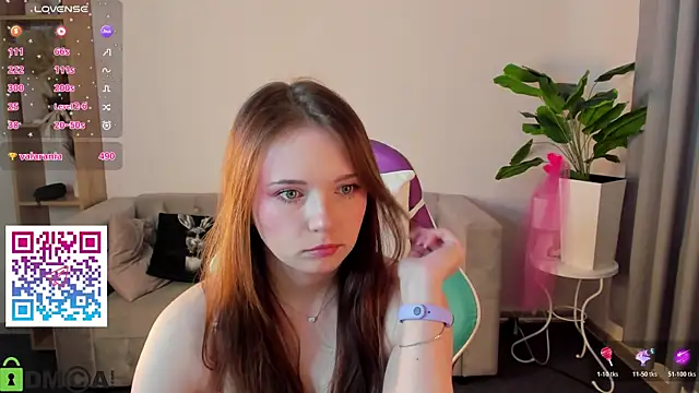 boozekirs_ (F teen) - tit massage under top
