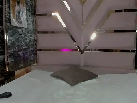 Naomi_Ginger webcam