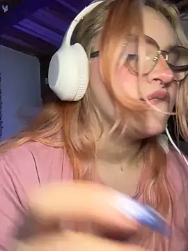 Sophia_Weest99 webcam
