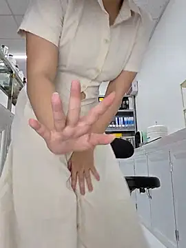 HinaLovely webcam