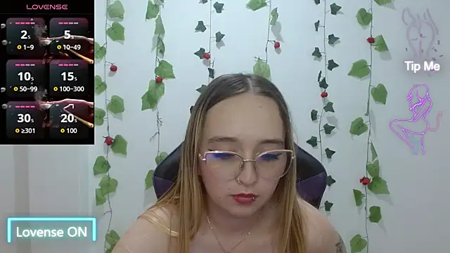 liaroberts1 - Liaroberts1's free webcam - UK Sex Cams