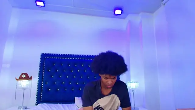 Cristal_and_luke webcam