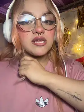 Sophia_Weest99 webcam