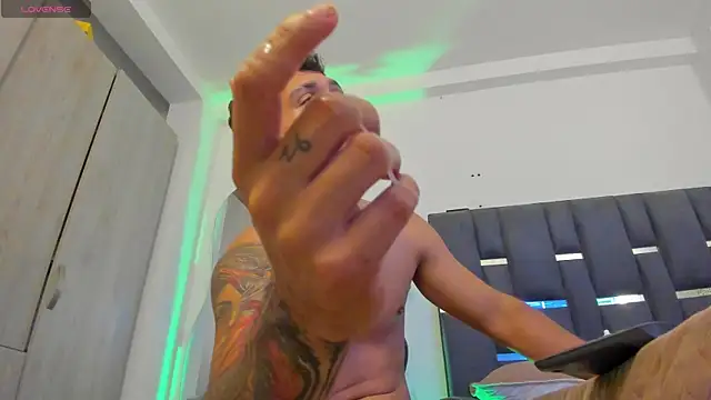noah_corvelle webcam