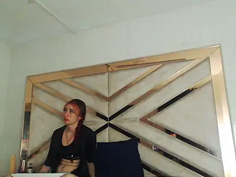 Luna_and_Rose webcam