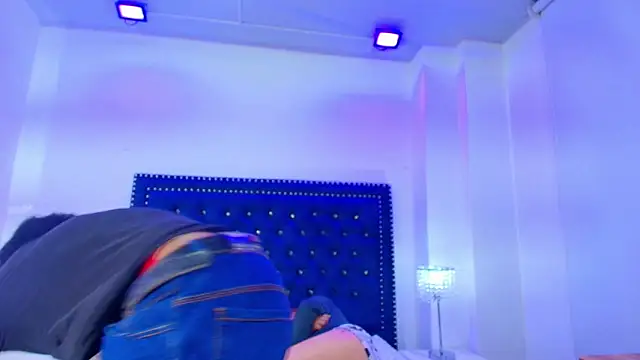 Cristal_and_luke webcam
