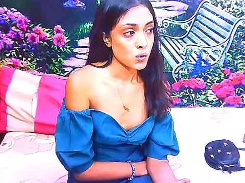IndianPretty14u2Luv webcam