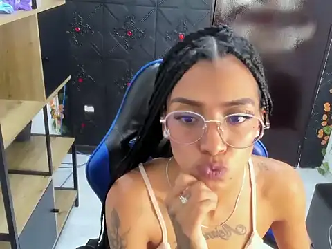 KarlaSlutSkinny__ webcam