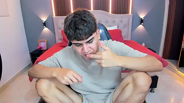 Tommy18__ webcam