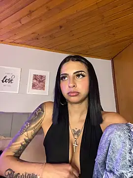 Hilary_pinkk webcam