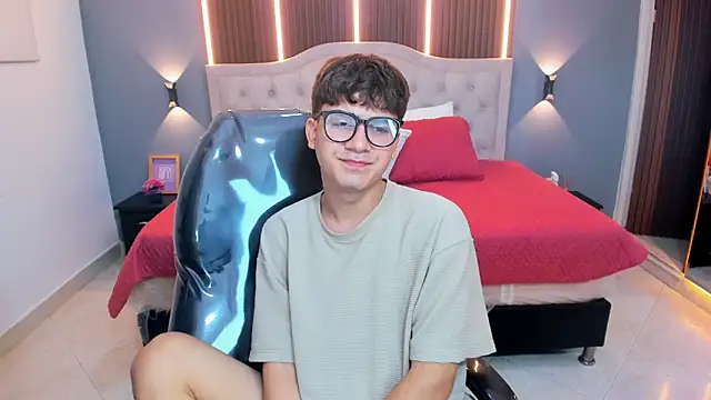 Tommy18__ webcam