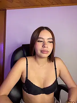 Karina16_pink webcam
