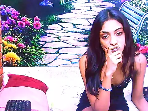 IndianPretty14u2Luv webcam