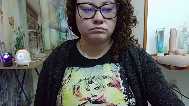 curly_greeneyed webcam