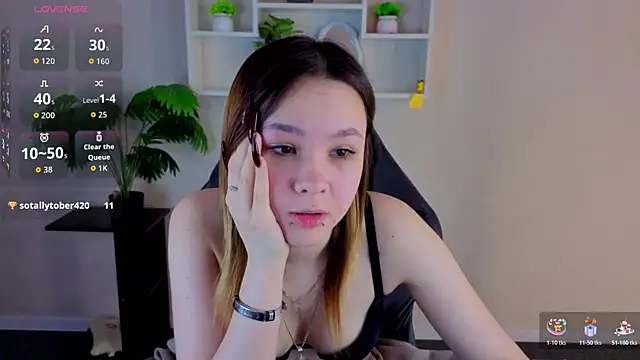 Lori_Bllossom webcam