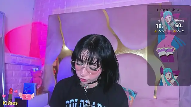 NaniiSisy webcam
