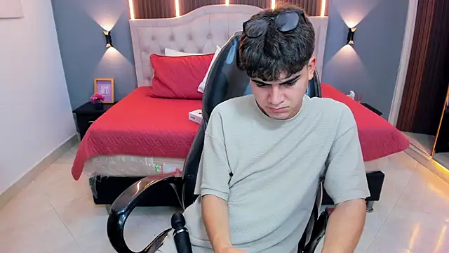 Tommy18__ webcam
