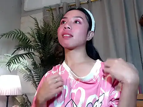 AsianTrixxx webcam