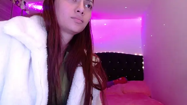 holy_juli live sex cam